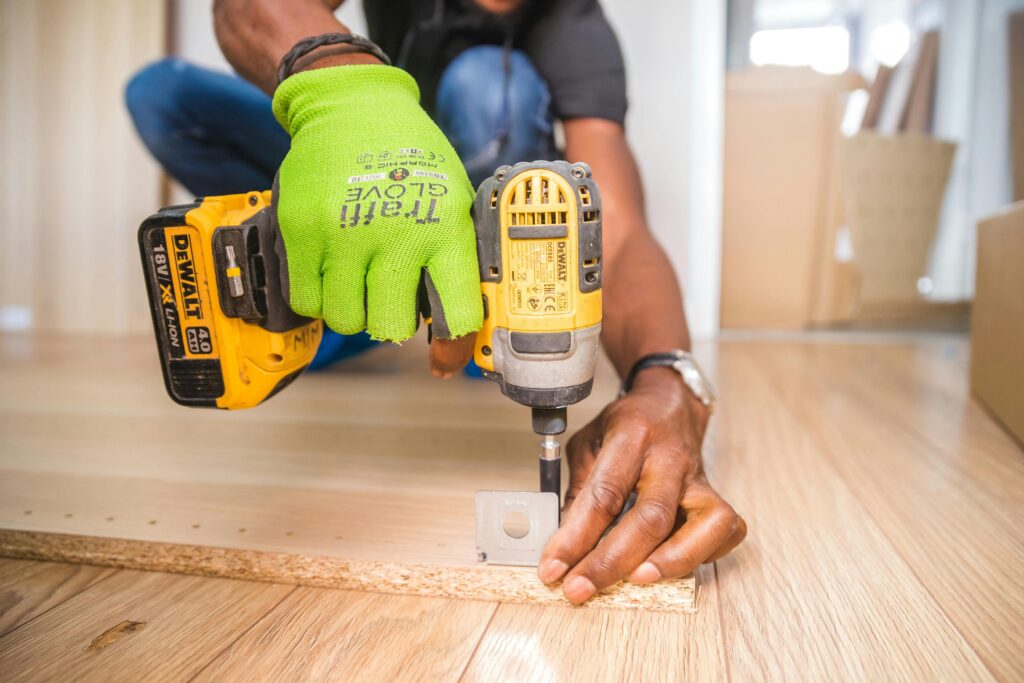 Con el Curso de Carpintería, aprende a trabajar la madera, usar las herramientas y crear tu propios productos.