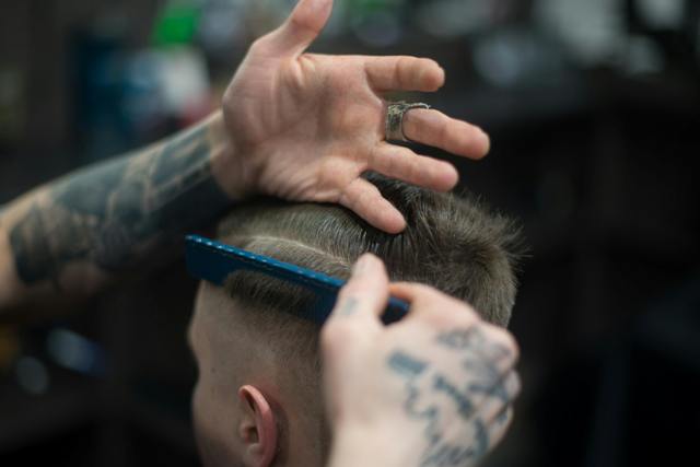 El curso de barbería tiene una modalidad 100% virtual.